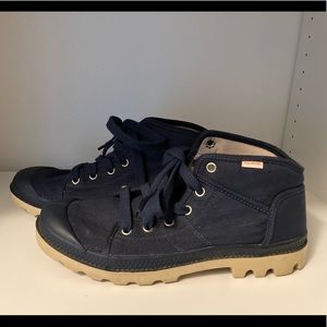 Palladium low top sneakers size 7.5